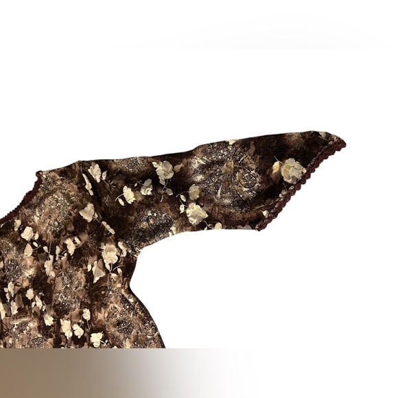 Beautiful ESHA Designs Floral Brown and Cream Lacy Asymmetric Top, Plus size - Picture 15 of 16